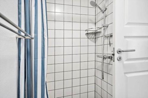 Et badeværelse på 4135-Borre-Klintholm-Havneby-35-st