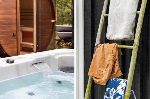 Koupelna v ubytování HA386-Hals-Merkurvej-91