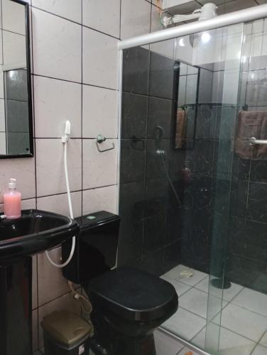 Et badeværelse på Apt 3 quartos sendo 1 suíte, zona sul de Ilhéus