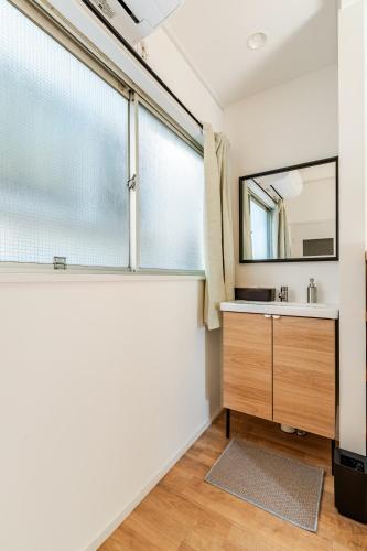 NEW OPEN!! 菊水堂 Kikusui Hotel 大阪貸切一棟貸し USJすぐ 駅徒歩4分 最大12名様 屋上テラス有 プロジェクター有 長期滞在可 家族やグループに