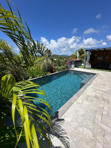 Villa familiale avec piscine privée à Sainte-Anne