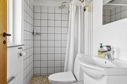 Et badeværelse på LF10314-Hurup-Thy-Edderfuglevej-15