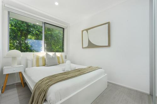 Afbeelding uit fotogalerij van Self-Contained 3BR Upper-Level Unit Collaroy in Collaroy