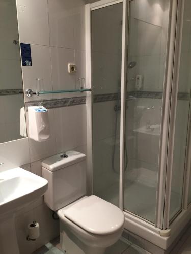 Ένα μπάνιο στο Hotel Madrid Río