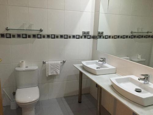 Ένα μπάνιο στο Hotel Madrid Río