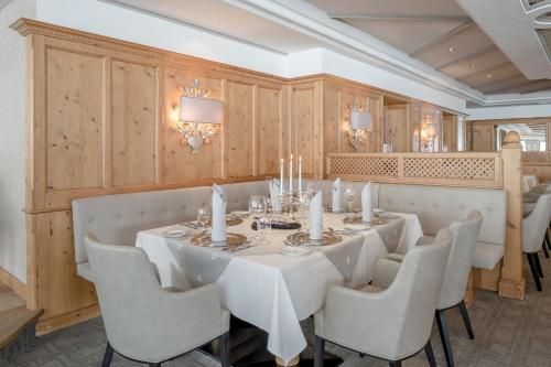 Restaurace v ubytování Alpen-Wellness Resort Hochfirst