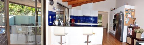 Una cocina o zona de cocina en TL Warmest Homestay