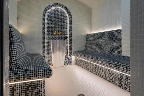 Afbeelding uit fotogalerij van Hotel Aivazovsky in Gjoemri