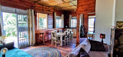 Posezení v ubytování Agandi Uganda Eco-lodges