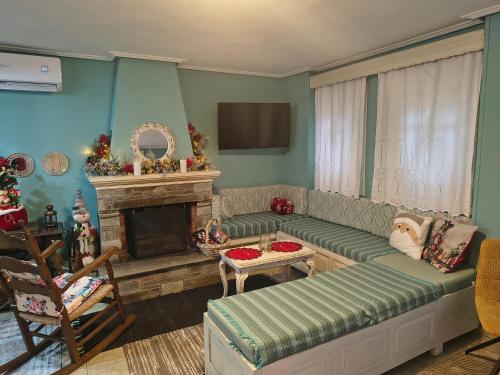 TV a/nebo společenská místnost v ubytování HoMe on the mountain