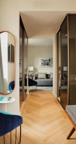 Lasala Plaza Hotel - Adults Only — Living room