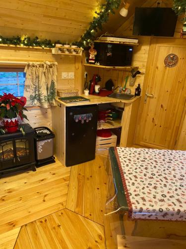 Nhà bếp/bếp nhỏ tại Santa Kota, Christmas cottage