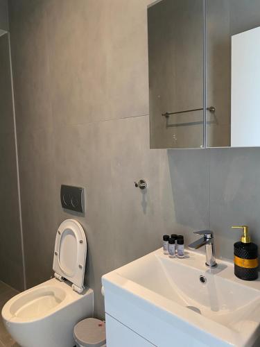Ermou 44 - 2bdr apartment
