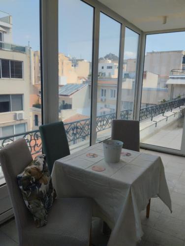 Ermou 44 - 2bdr apartment