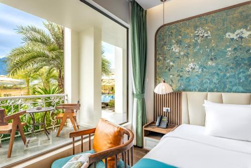 En eller flere senge i et værelse på Sunrise Mountain View Resort