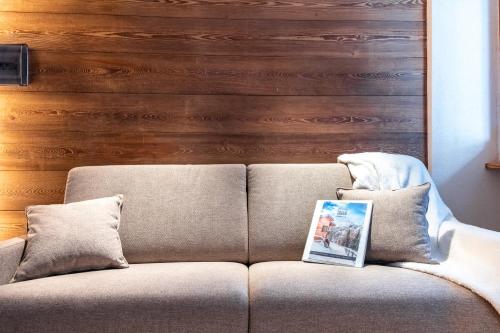 Khu vực ghế ngồi tại HelloCHALET - The Alpine Suite - Central Studio, Walk to Slopes