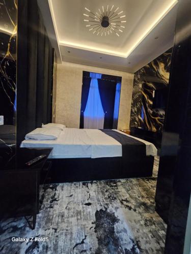 Комфортный апартамент с двумя спальнями со всеми удобствами