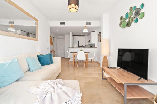 Lovely Beachfront Apartment in La Duquesa - RDR527