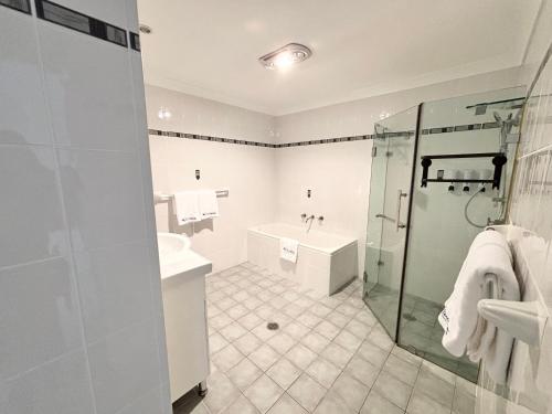 Koupelna v ubytování Riviera Caravan Park