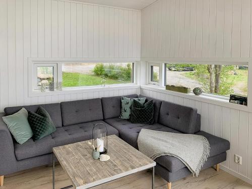 Khu vực ghế ngồi tại Cabin With Oslofjord View At Jeløya