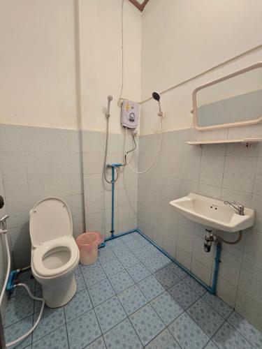 Et badeværelse på Saphaothong guesthouse