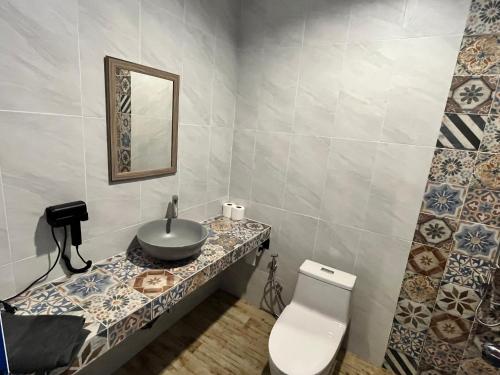 Et badeværelse på Casa Bella Khaolak