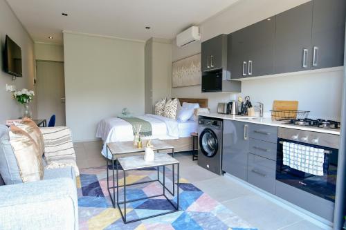 Køkken eller tekøkken på FezatOceanZimbali