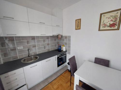 Køkken eller tekøkken på Luxury Andrej Apartment with Garage