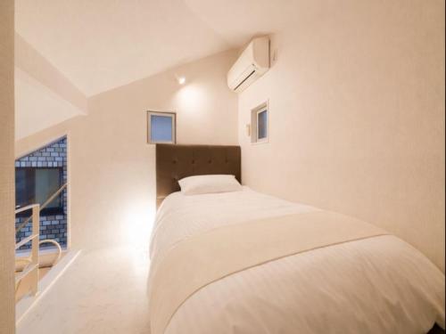 Shibuya 10min , 2min walk to Shirokanedai Sta , 70sqm House ,Family Friendly ,Queen Bed, Switch , Free Wi-Fi, PocketWi-Fi