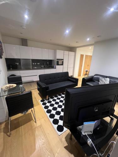 Cuina o zona de cuina de Stunning Apartment - O2 Arena!