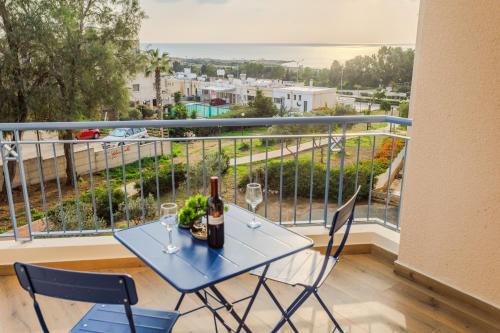 H&O Venus Beach Sea View Apartment