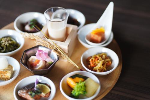 Đồ ăn tại/gần nhà khách