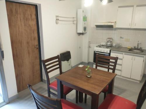 Køkken eller tekøkken på Moderno departamento en pleno centro de Río Cuarto