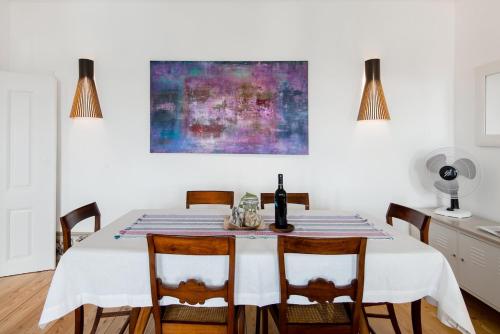 NEW TO BOOKING - Stunning Views - Authentic Lisbon Living