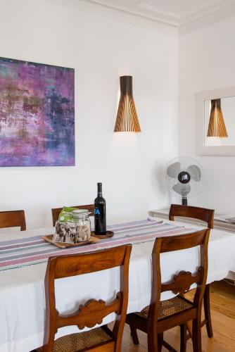NEW TO BOOKING - Stunning Views - Authentic Lisbon Living