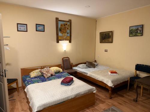 Llit o llits en una habitació de Delta 1 - two big beds