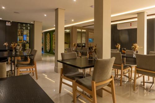 Adria Premium Hotel — Restaurant/places to eat