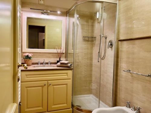 Phòng tắm tại Luxury Loft Piazza Duomo Pistoia