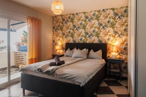 Serenity Ocean View 1BR Apartment with Terrace, Pool & Walk to Beaches