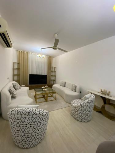 2 Bedrooms, full furnished full access apartment