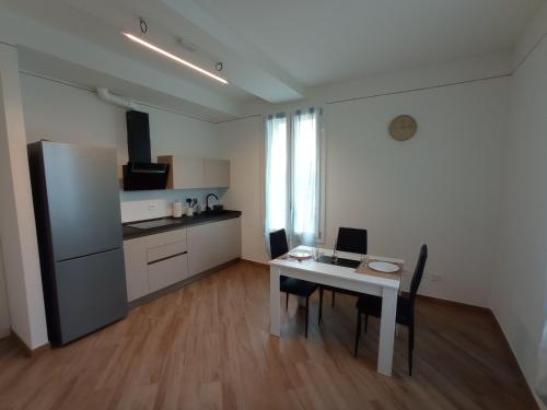 Køkken eller tekøkken på Hello Parma