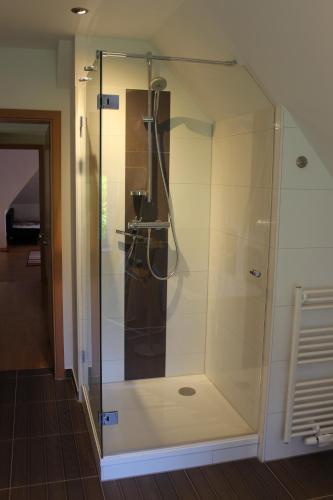 Et badeværelse på Doppelzimmer mit eigenem Bad