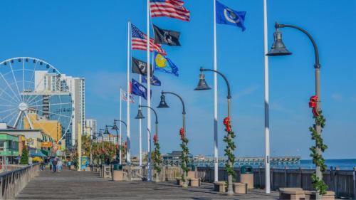 Blue Wave Retreat in Heart of Myrtle Beach photo 4