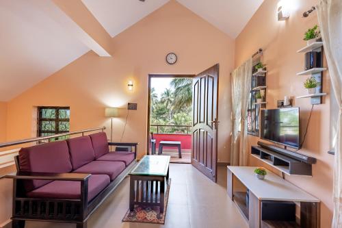 Et tv og/eller underholdning på Villa Effy 3 Bedrooms - Entire Villa 1800 sq ft