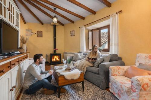 Et tv og/eller underholdning på Casa Rural La Carrozal Senda del Oso