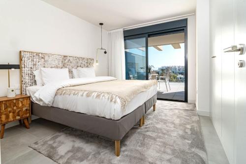 SR Oasis 325 luxury 3BDR with Sea View