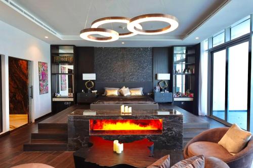 Iconic Triplex Penthouse in Marina