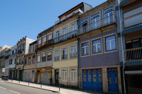1-Bedroom Apartment with Terrace next to Bonfim Metro Station