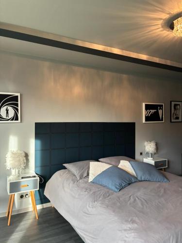 En eller flere senge i et værelse på La Gaillote d'Or