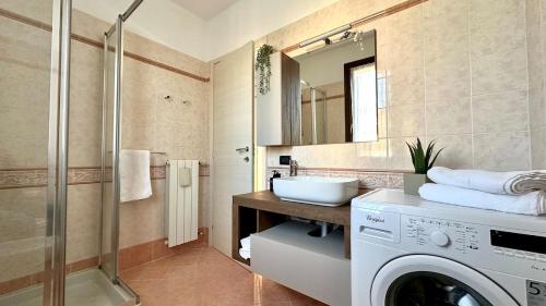 Et badeværelse på idromassaggio 5 stelle 3 bed Barbecue Parking